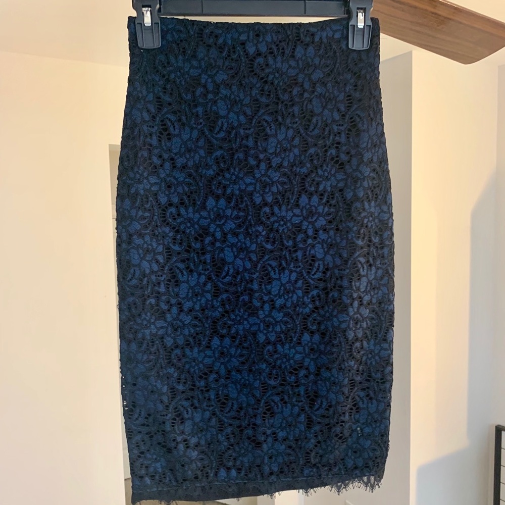 Bebe skirt